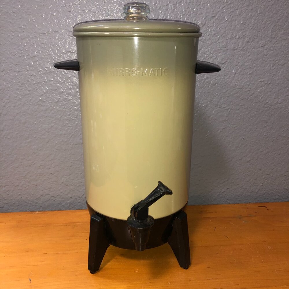 Vintage Mirro-Matic Coffee Pot Percolator Avocado Green Aluminum 22 Cup Electric